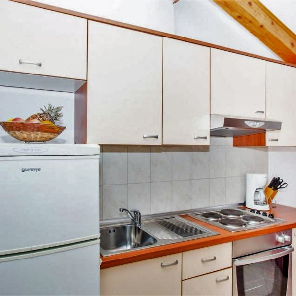 Kitchen, Apartments Macolić, Apartments Macolić, Apartments near the beach on the island of Rab, Croatia Palit