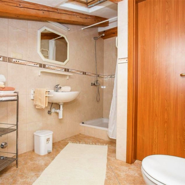 Bathroom / WC, Apartments Macolić, Apartments Macolić, Apartments near the beach on the island of Rab, Croatia Palit