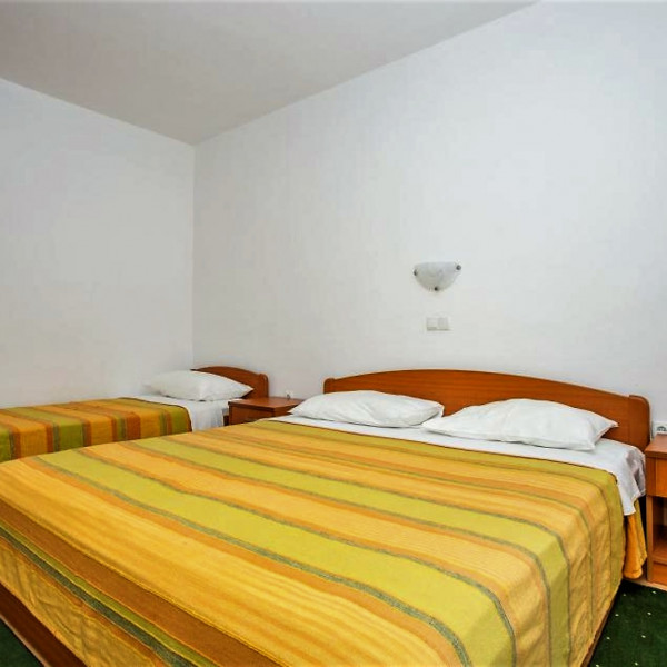 Camere da letto, Apartments Macolić, Apartments Macolić, Appartamenti vicino alla spiaggia sull'isola di Rab, in Croazia Palit