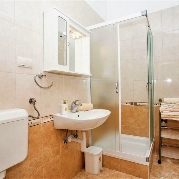 Bathroom / WC, Apartments Macolić, Apartments Macolić, Apartments near the beach on the island of Rab, Croatia Palit