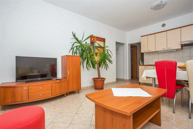Apartments, Apartments Macolić, Apartments near the beach on the island of Rab, Croatia Palit