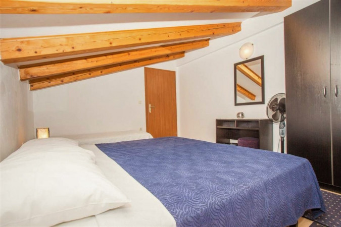 Apartments, Apartments Macolić, Apartments near the beach on the island of Rab, Croatia Palit