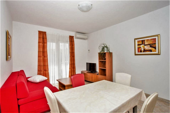 Apartments, Apartments Macolić, Apartments near the beach on the island of Rab, Croatia Palit